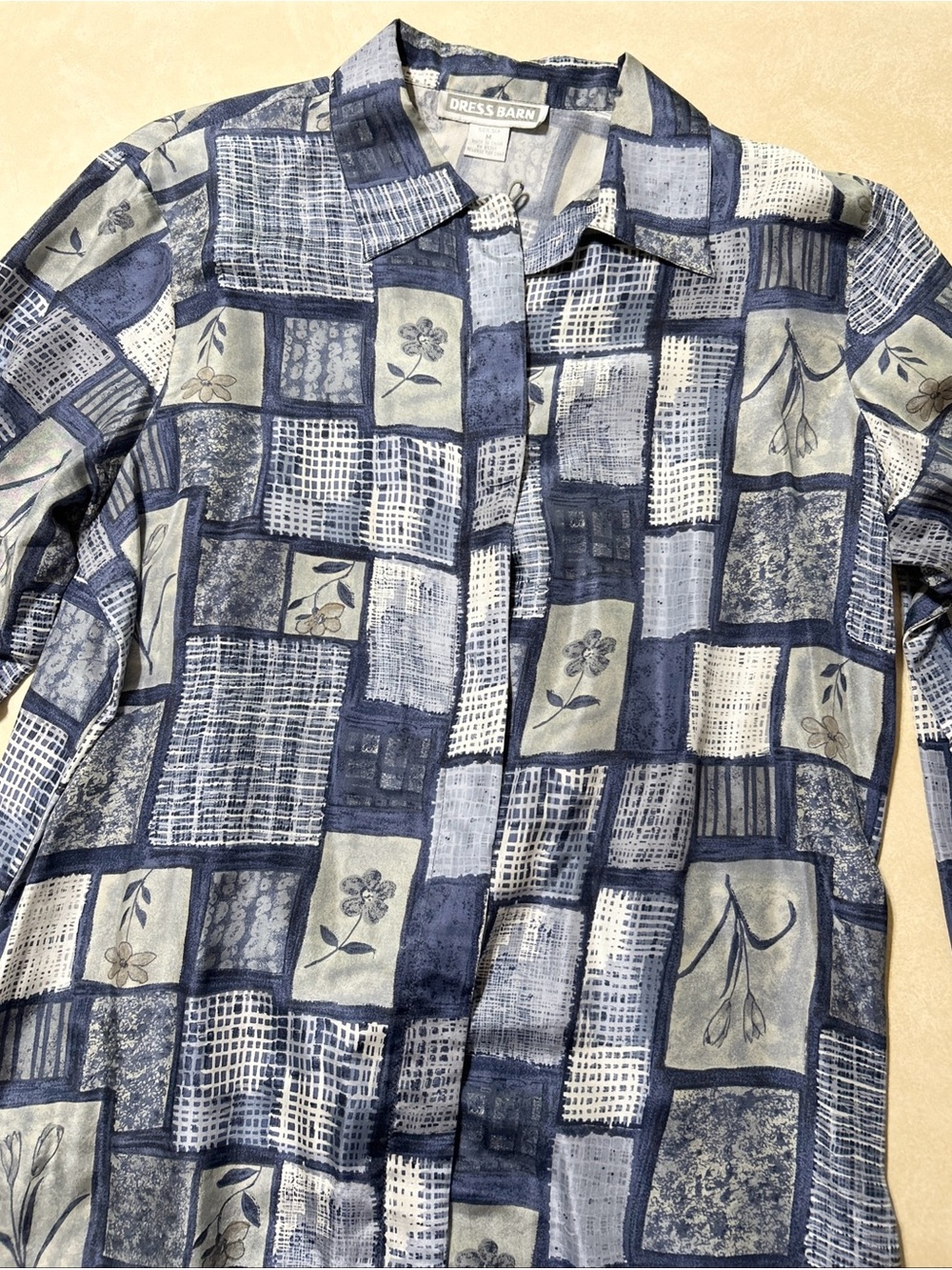 Dress Barn Blue Patterned Button-Up Blouse 100% silk women’s size medium